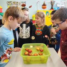 Oslava HALLOWEENU ZŠ společně s dětmi z MŠ